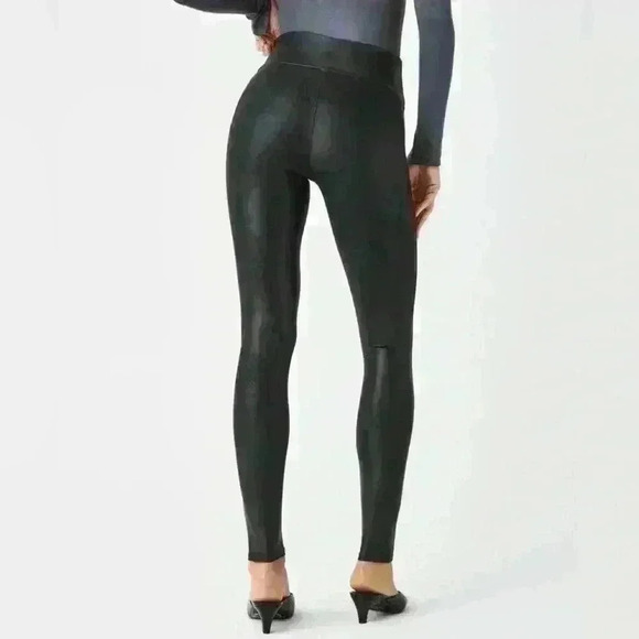 Women’s SPANX faux leather black leggings- Size Medium - Picture 3 of 8